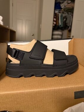 Sorel NIB Black Chunky Platform Strap Sandals kinetic sunchase ankle strap